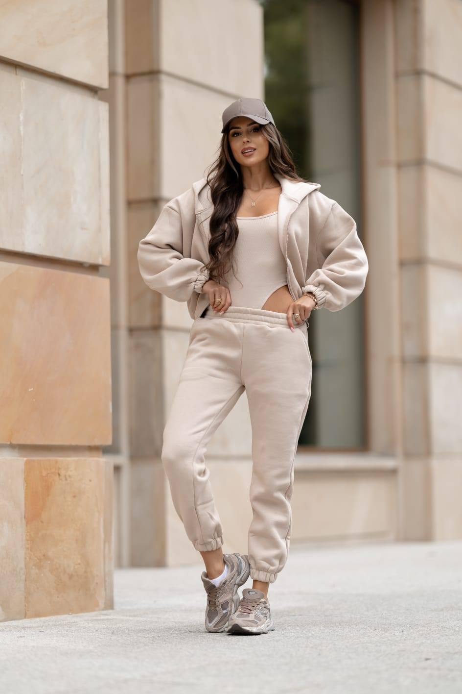 KOMPLET DRESOWY 3SET BLUZA+SPODNIE+BODY – BEŻOWY
