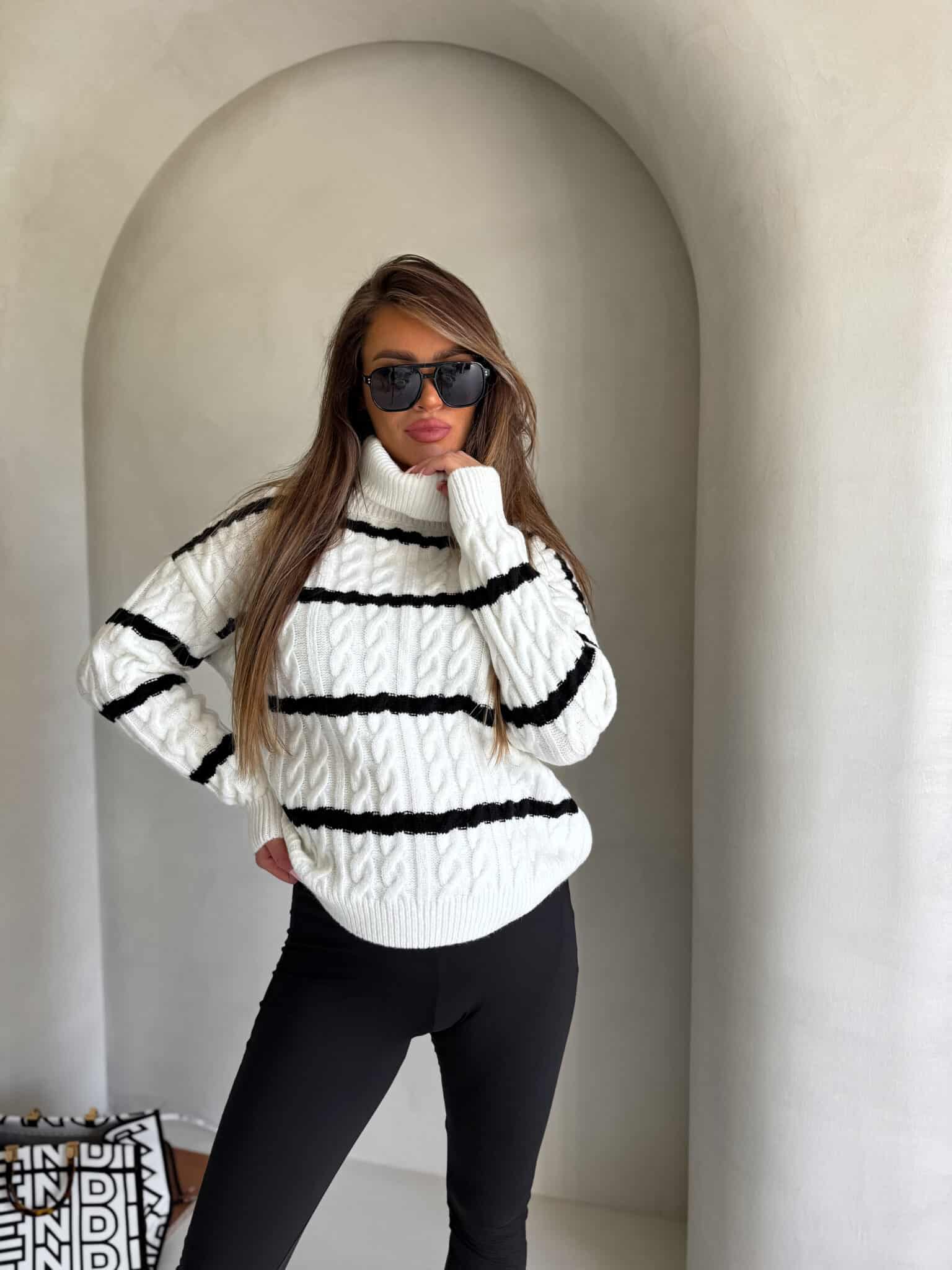 SWETER GOLF INKO PASY – ECRU - CZARNE